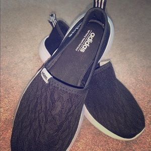 Adidas slip on, size 7,MEMORY FOAM!Good condition!